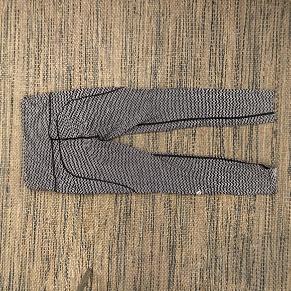 Lululemon Fast and Free Tights 25" - Picture 2 of 6